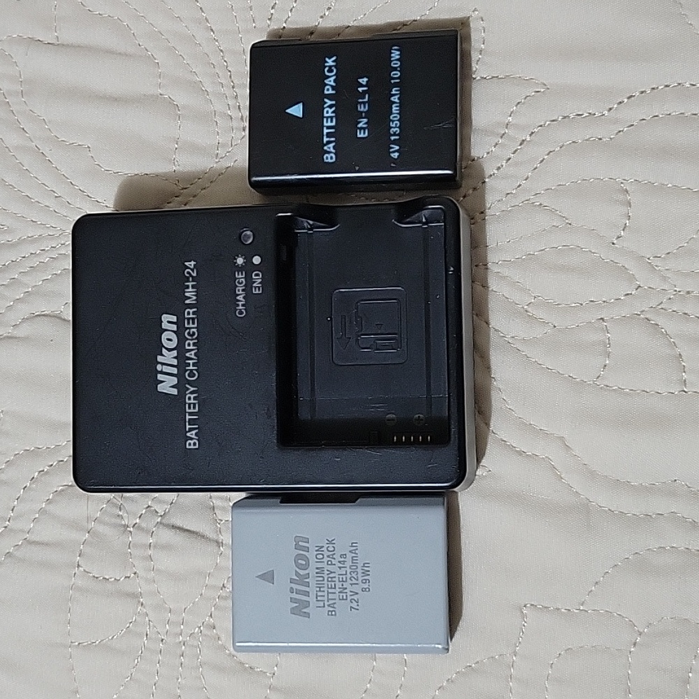 Nikon EL-EL14a and EN-EL14 Batteries and Charger MH-24